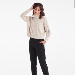 VETTA Capsule The Cropped Cable Knit Sweater